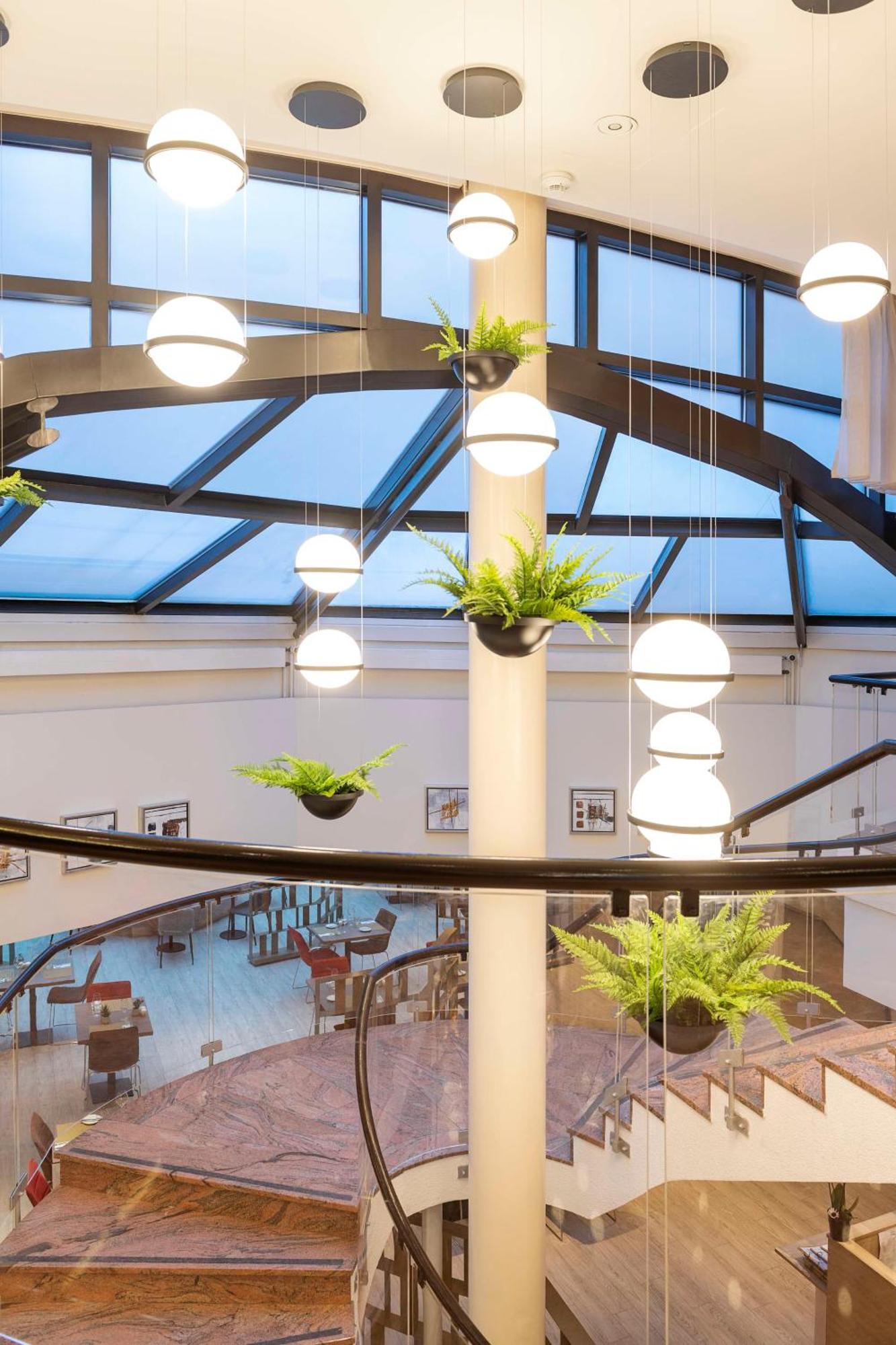 Hotel Nh Geneva Airport 4*