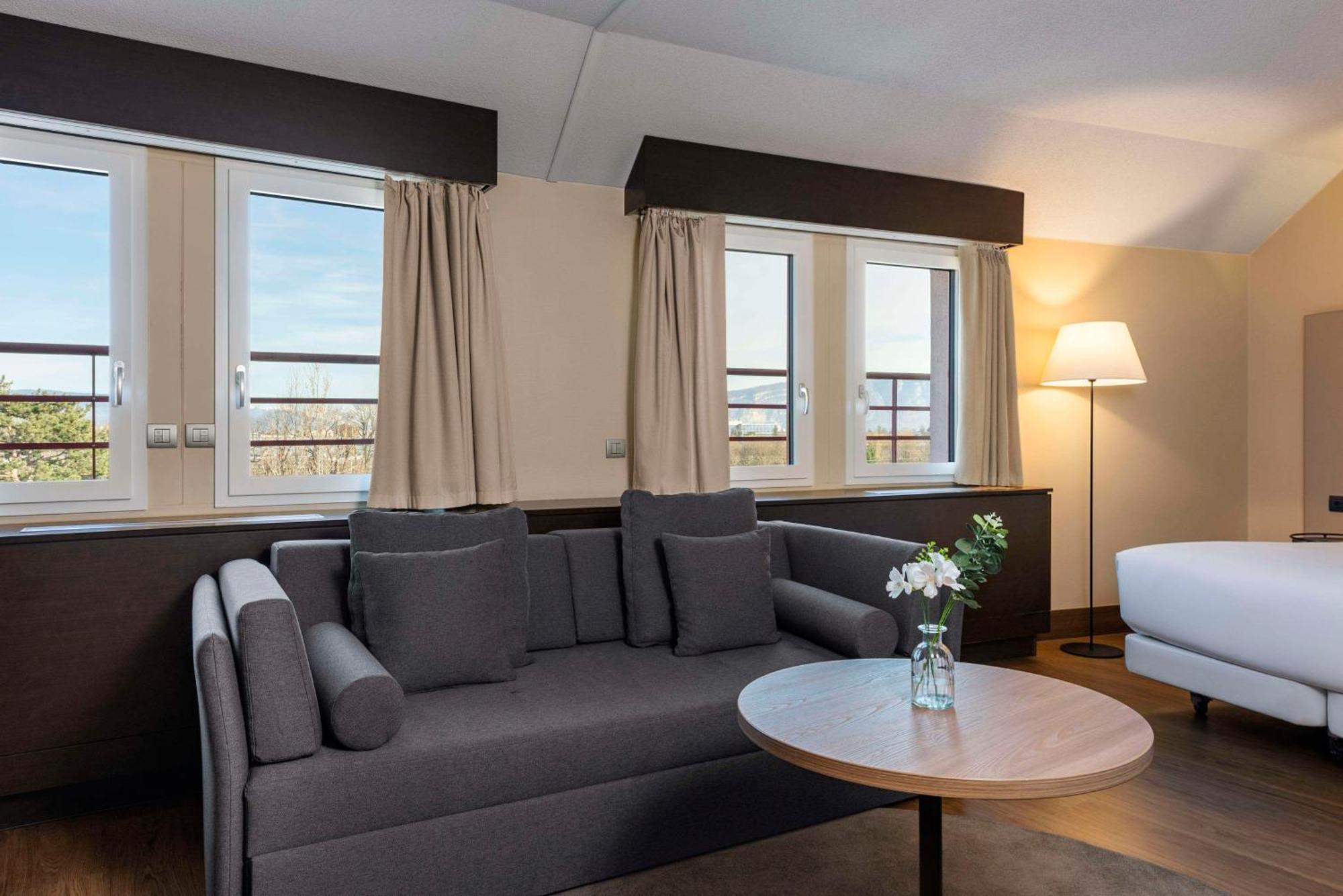 Nh Geneva Airport Hotel 4*