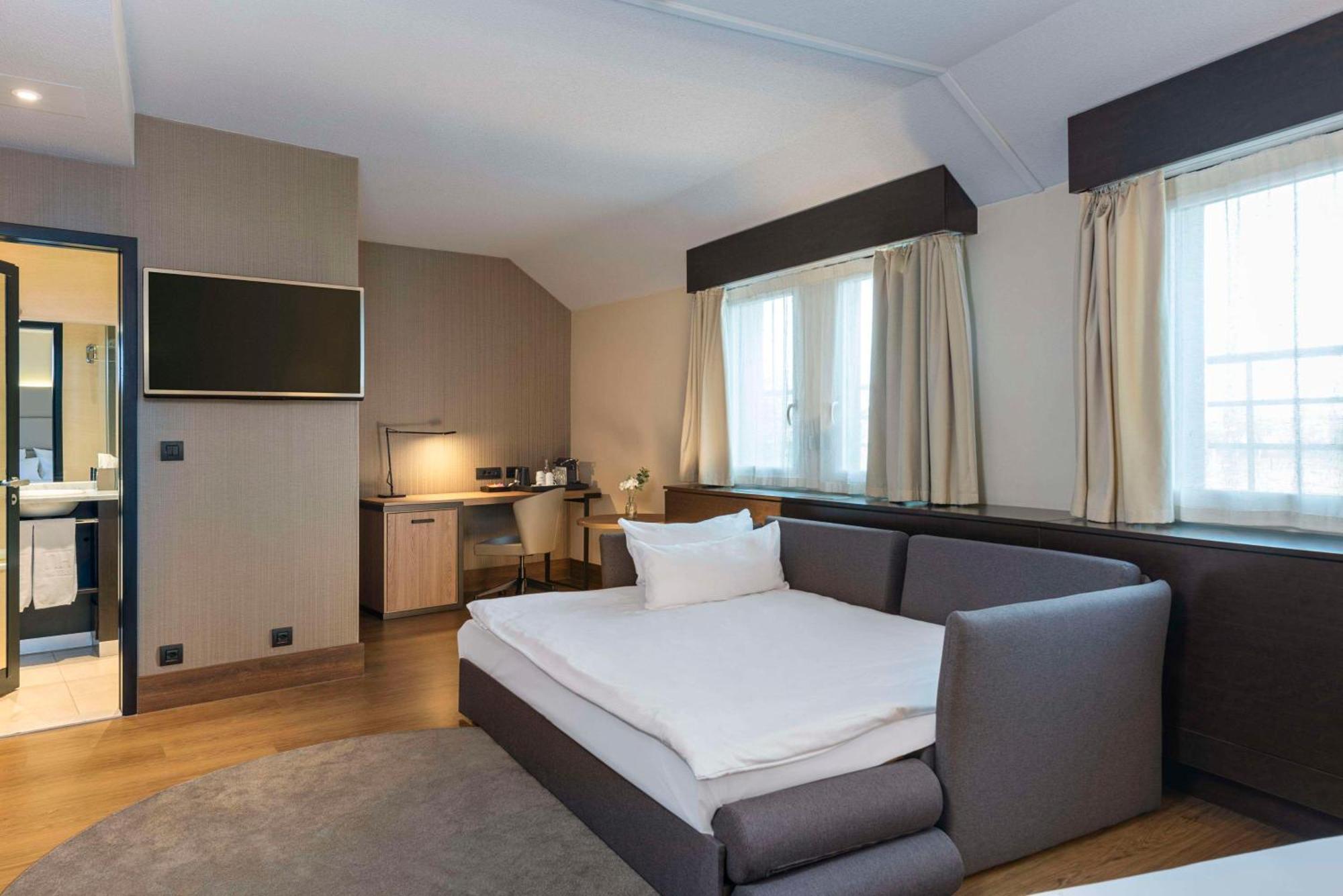 Hotel Nh Geneva Airport 4*