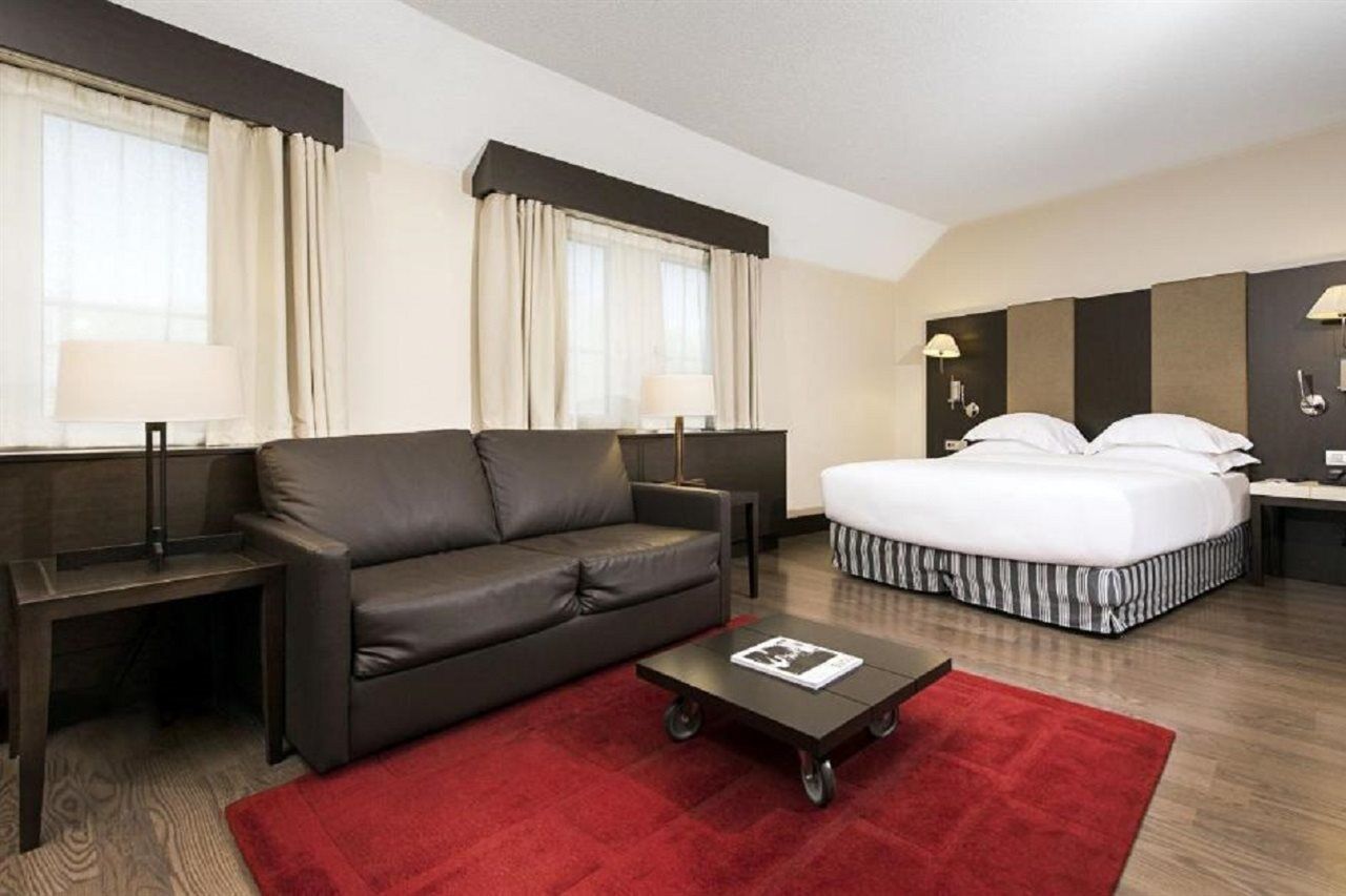 Hotel Nh Geneva Airport 4*